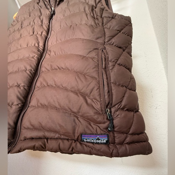 🤎 Patagonia Women's Chocolate Brown Down Puffer Vest EUC - Picture 4 of 13